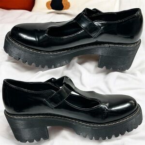Madden Girl Mary Jane Chunky Platform Shoes Sz 7,5 Black Patent Lug Sole T-Strap